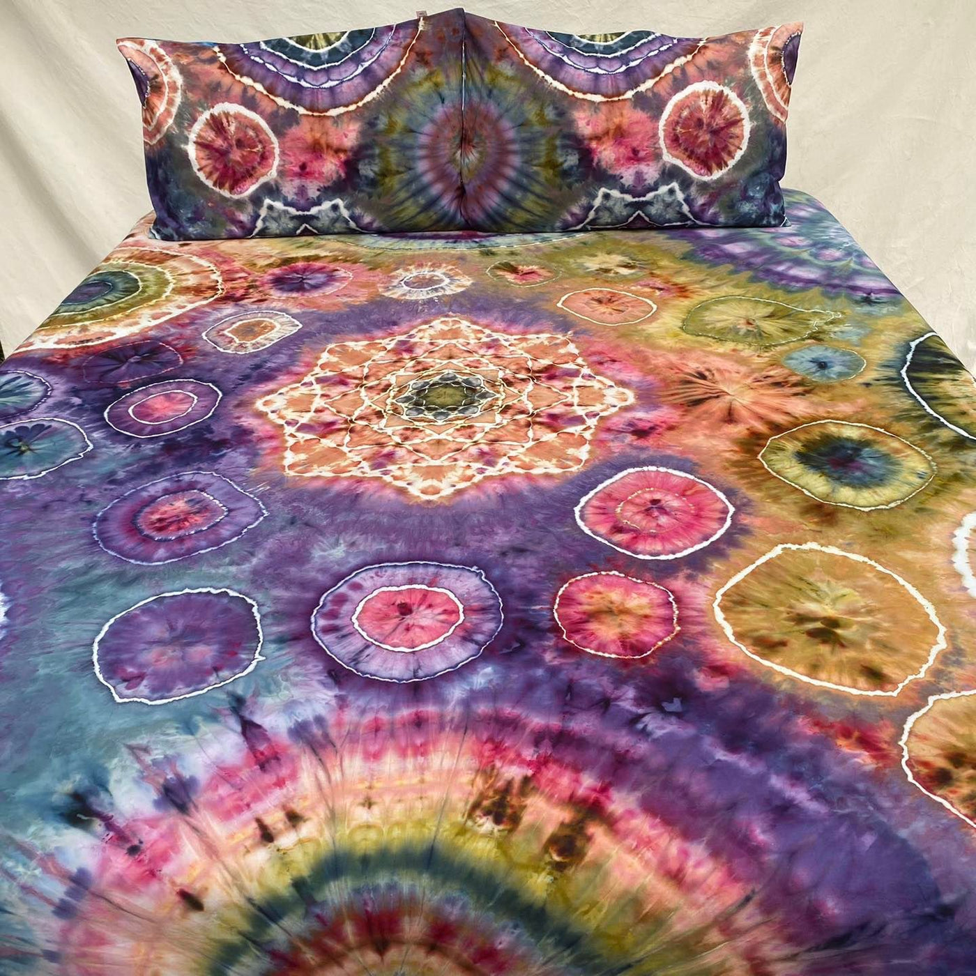 Sherbet Fizz tie dyed throw set