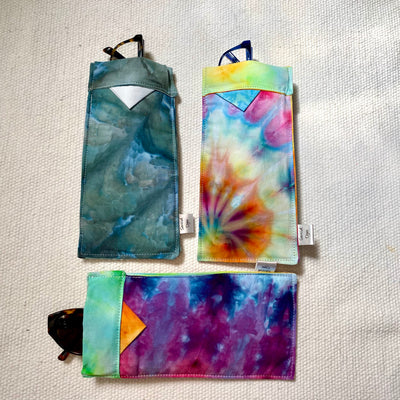 #40 Tie Dye Glasses Case - Shiitake with maroon tab