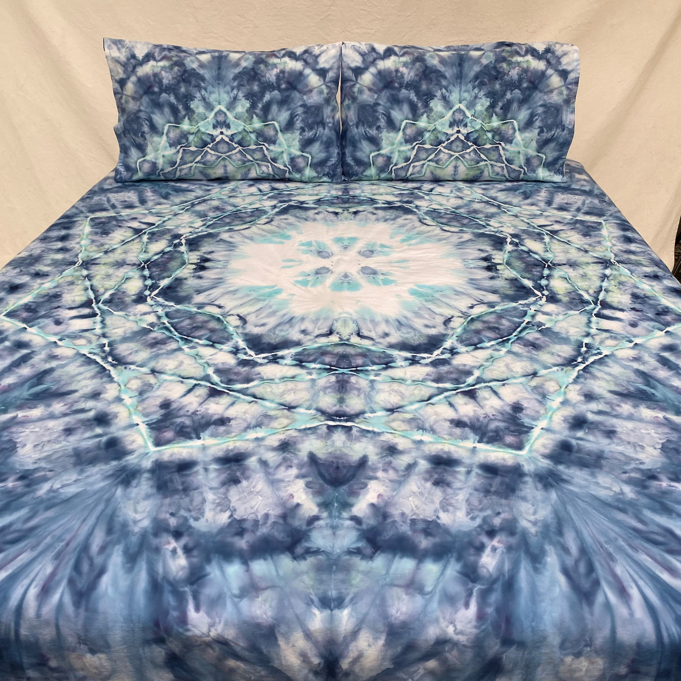 Blue Burst Mandala tie dye Throw Set