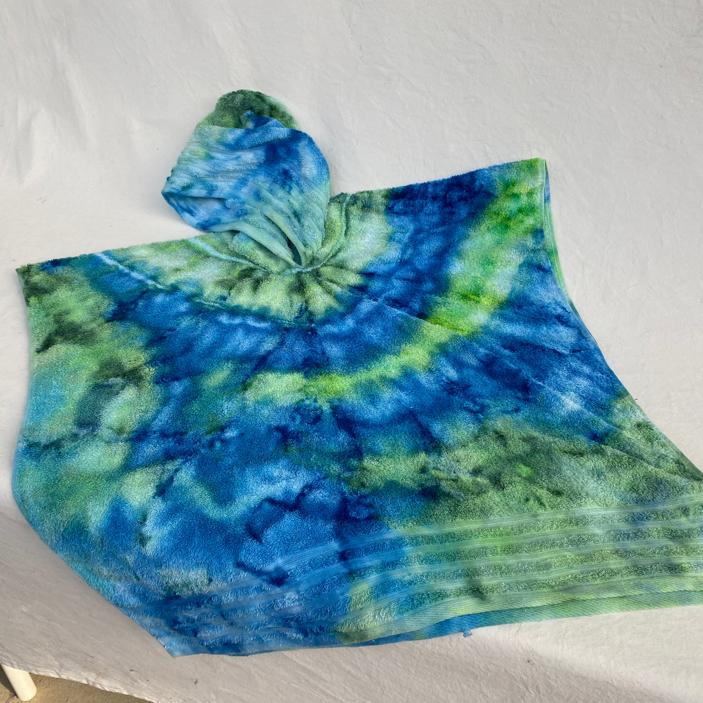 Kids tie dye Hooded beach towel - Blue/green